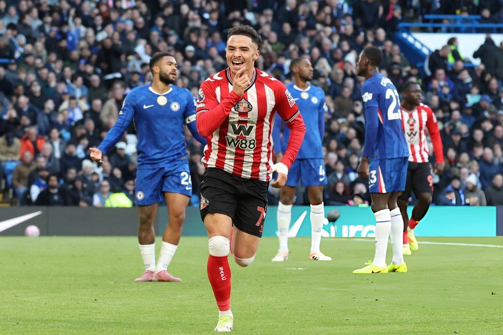 Chelsea šokujícím způsobem prohrála doma, Sunderland se posunul na druhé místo - 2 Chelsea thua sốc trên sân nhà, Sunderland leo lên nhì bảng - 2