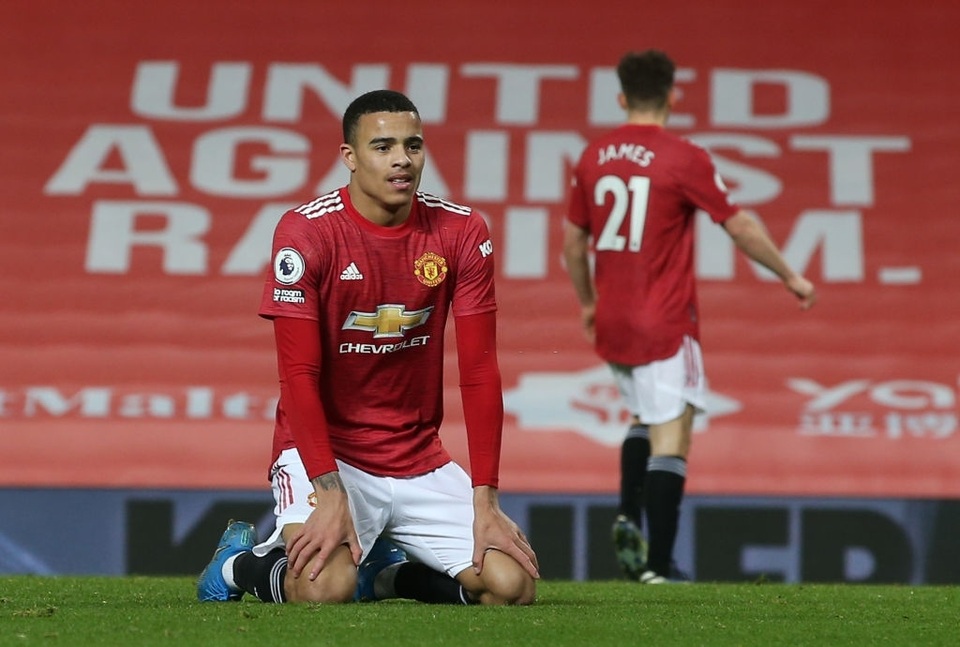 Man Utd chiến thắng nhờ món quà của hậu vệ West Ham - 2 Man Utd chiến thắng nhờ món quà của hậu vệ West Ham - 2
