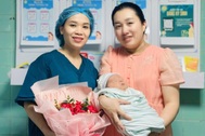 Hy hữu bé trai chào đời nặng hơn 5kg