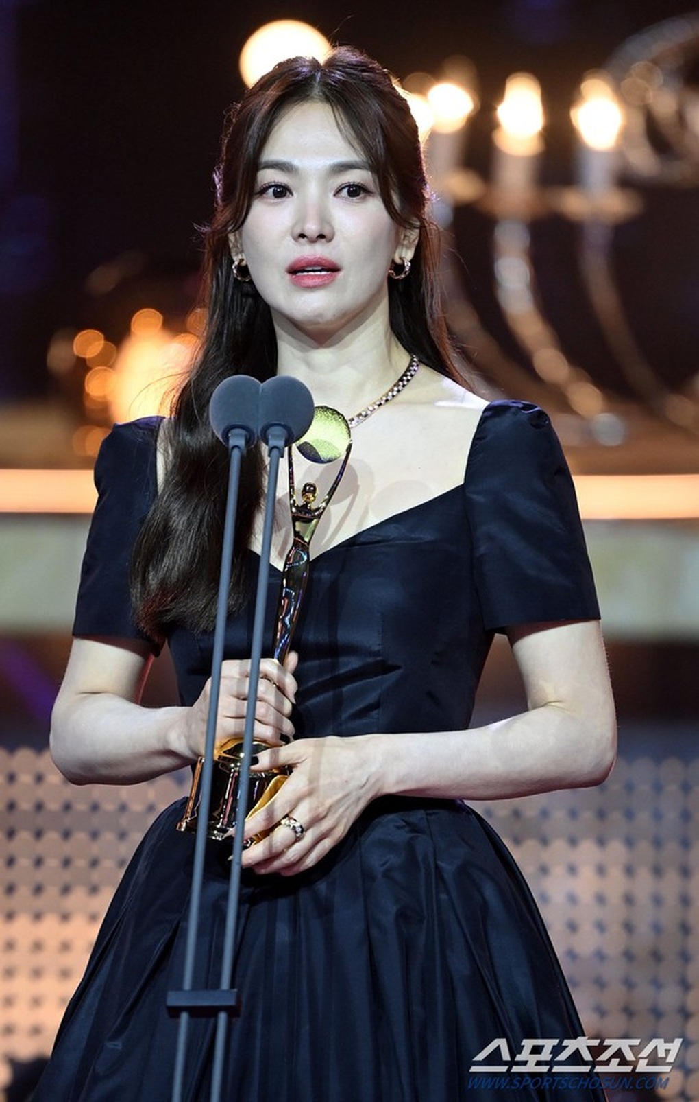 Đẳng cấp thời trang của Song Hye Kyo: Mặc giản dị vẫn đẹp lu mờ đàn em - 11 Đẳng cấp thời trang của Song Hye Kyo: Mặc giản dị vẫn đẹp lu mờ đàn em - 11
