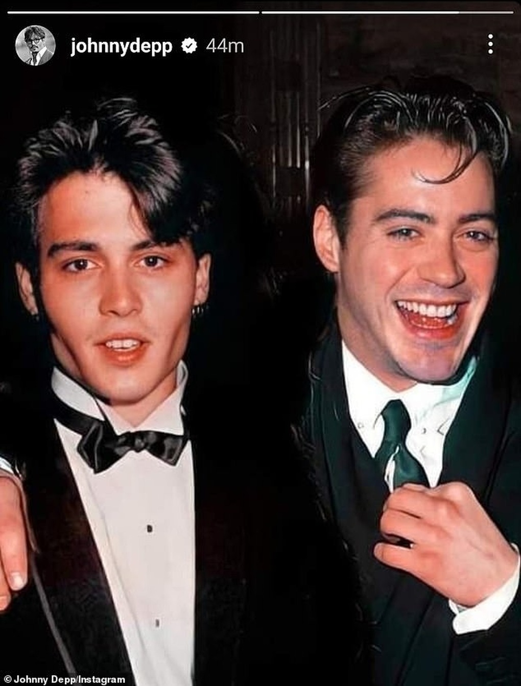 Johnny Depp was embarrassed when congratulating Robert Downey Jr. Oscar winner - 1