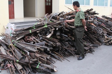 Tiêu hủy gần 3.000 khẩu súng tự chế