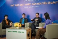 "Đằng sau học trò là phụ huynh, xã hội, đằng sau thầy cô là tấm bảng trắng"