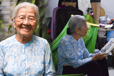 Nghệ sĩ Phi Điểu tuổi 90: Ở nhà bề thế, vẫn thích tự đi diễn bằng xe máy