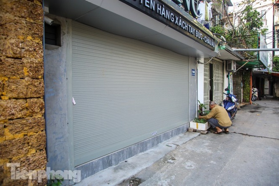Cận cảnh các chung cư trước nguy cơ đổ sập bất cứ lúc nào ở Hà Nội - 4 Cận cảnh các chung cư trước nguy cơ đổ sập bất cứ lúc nào ở Hà Nội - 4
