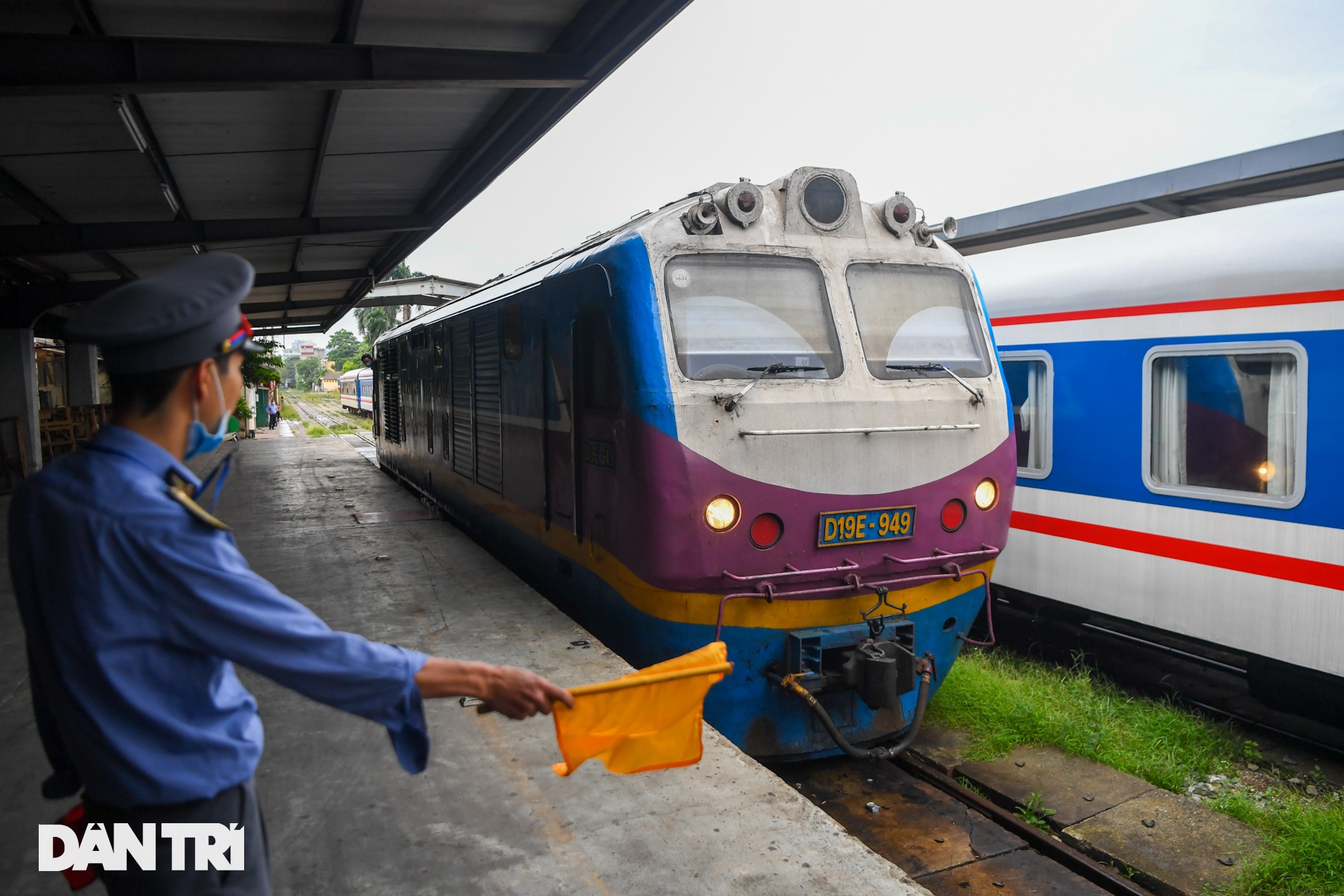 Người dân mắc kẹt ở Hà Nội háo hức trở về quê trên chuyến tàu Bắc - Nam - 1 Người dân mắc kẹt ở Hà Nội háo hức trở về quê trên chuyến tàu Bắc - Nam - 1