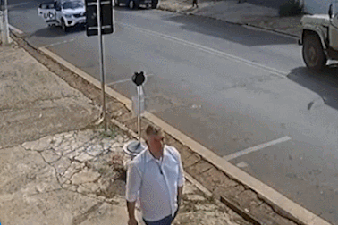 Clip “cô gái nhảy khỏi taxi đang di chuyển” nổi bật tuần qua