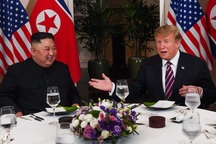 Tổng thống Trump - Chủ tịch Kim ăn tối tại Hà Nội, ca ngợi "mối quan hệ tuyệt vời"