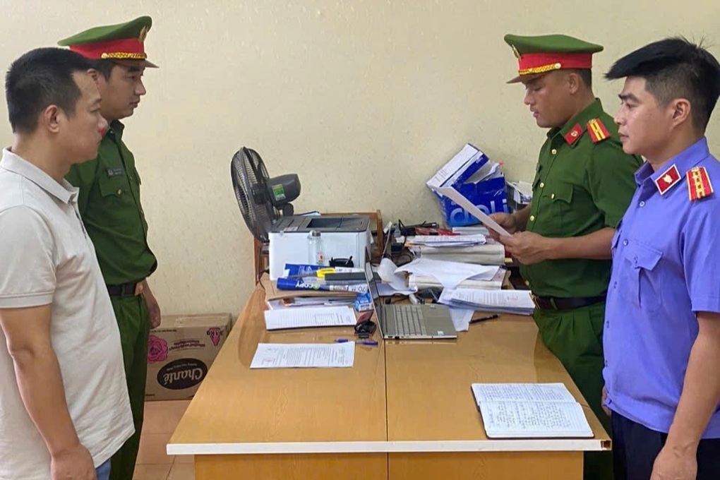 Phó giám đốc doanh nghiệp bị khởi tố vì mua bán trái phép hóa đơn - 1 Phó giám đốc doanh nghiệp bị khởi tố vì mua bán trái phép hóa đơn - 1