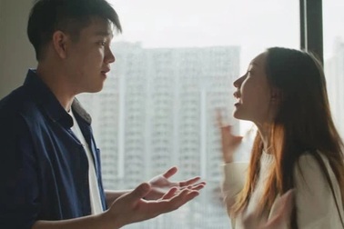 Vợ đòi ly hôn vì không có tên trong sổ đỏ, chồng lập tức đồng ý