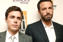 Nỗi khổ của những nghệ sĩ sống trong cái bóng của anh chị em ruột