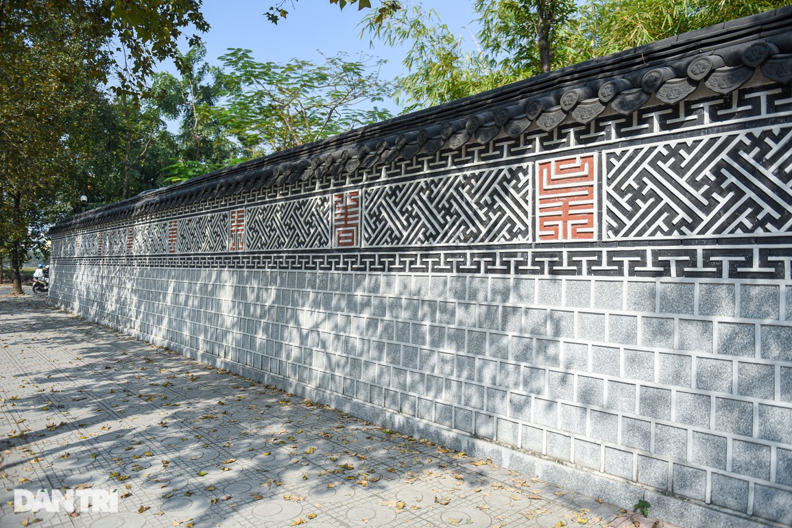 Con đường lá đỏ ở Hà Nội gây tranh cãi vì ảnh thực tế khác xa trên mạng - 5 Con đường lá đỏ ở Hà Nội gây tranh cãi vì ảnh thực tế khác xa trên mạng - 5