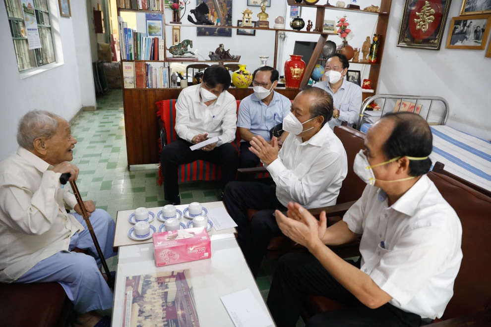 Phó Thủ tướng: Không được để gia đình chính sách gặp khó khăn vì Covid-19 - 7 Phó Thủ tướng: Không được để gia đình chính sách gặp khó khăn vì Covid-19 - 7