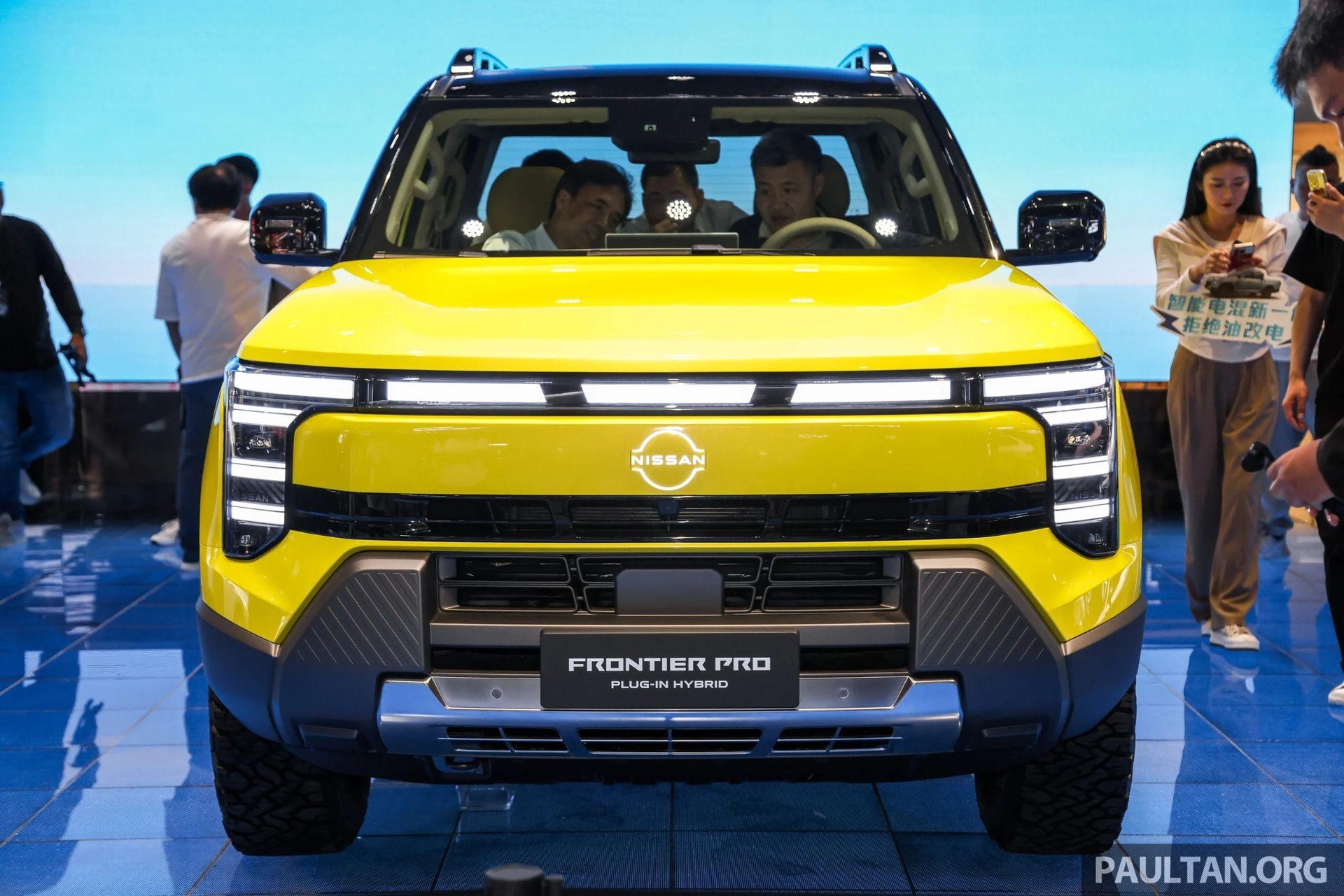 Nissan trình làng đàn anh Navara: Chạy điện 135km, có thể về Việt Nam? - 13 Nissan trình làng đàn anh Navara: Chạy điện 135km, có thể về Việt Nam? - 13