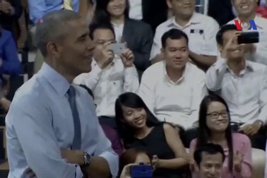 Phần trình diễn ngẫu hứng của rapper Suboi trước Tổng thống Obama