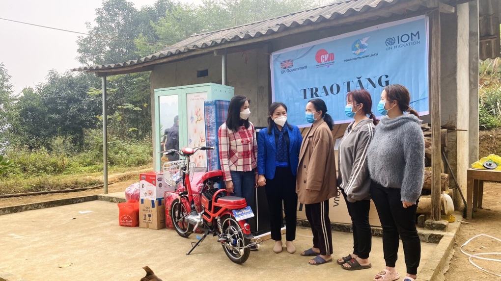 Hỗ trợ 3 mẹ con bị lừa bán sang Trung Quốc may mắn thoát được về - 1 Hỗ trợ 3 mẹ con bị lừa bán sang Trung Quốc may mắn thoát được về - 1