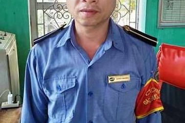 Nhân viên gác chắn kịp thời ngăn đoàn tàu, cứu tài xế xe tải