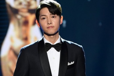 Rồng Xanh 2021: Song Joong Ki bảnh bao bên dàn mỹ nhân siêu "hot"