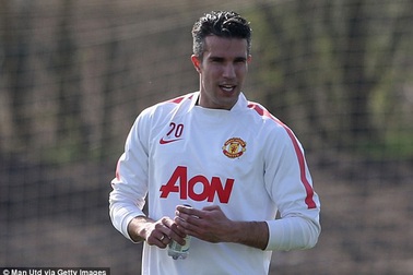 MU sẵn sàng trả 5 triệu bảng để Van Persie ra đi