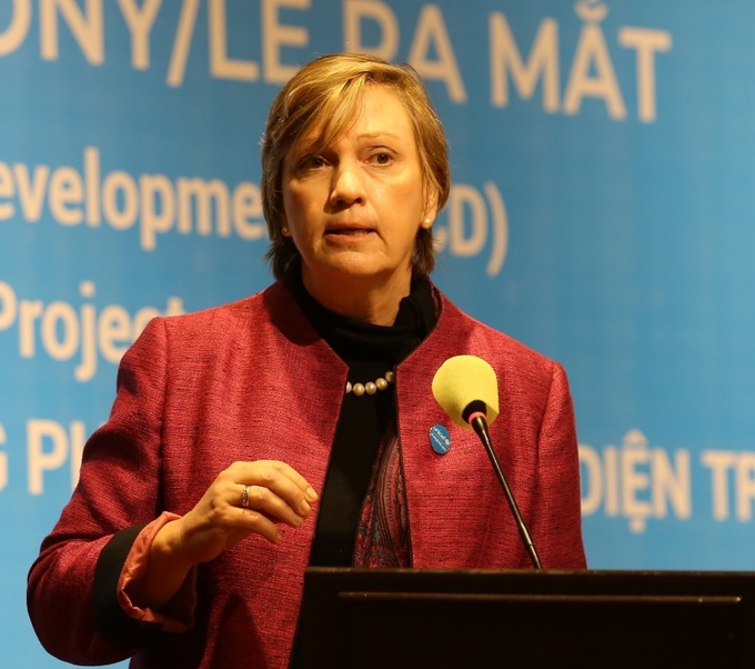 Bà Rana Flowers, Trưởng đại diện UNICEF tại Việt Nam.