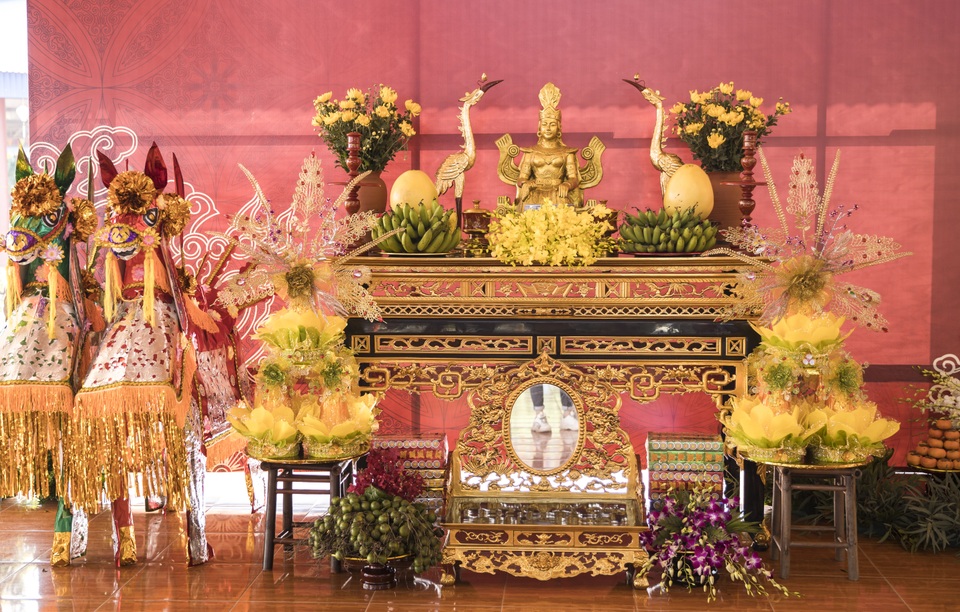 Độc đáo chương trình Tôn vinh tín ngưỡng thờ Mẫu và Hội làng Việt cổ - 4 Độc đáo chương trình Tôn vinh tín ngưỡng thờ Mẫu và Hội làng Việt cổ - 4