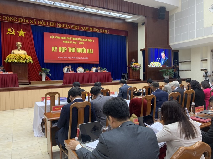 Ông Phan Việt Cường, Bí thư Tỉnh ủy-Chủ tịch HĐND tỉnh Quảng Nam phát biểu tại kỳ họp