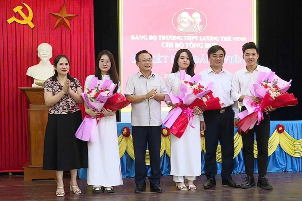 Bồi dưỡng để tạo nguồn, bước đệm gieo mầm đảng viên tuổi 18 - 3