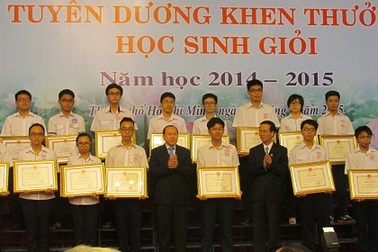 Tuyên dương, khen thưởng hơn 4.000 học sinh giỏi