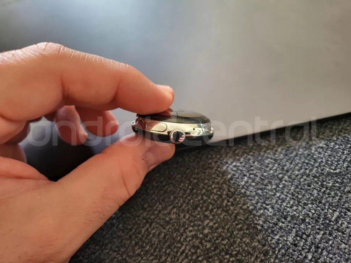 Núm vặn và phím bấm ở cạnh bên (Ảnh: AndroidCentral). Núm vặn và phím bấm ở cạnh bên (Ảnh: AndroidCentral).