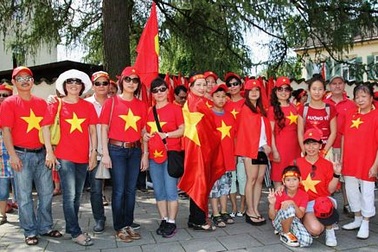 Nối vòng tay lớn Berlin - Munich hướng về Biển Đông