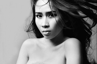 Lưu Hương Giang: “Với tôi bây giờ, túi Prada chỉ để đựng… bỉm”