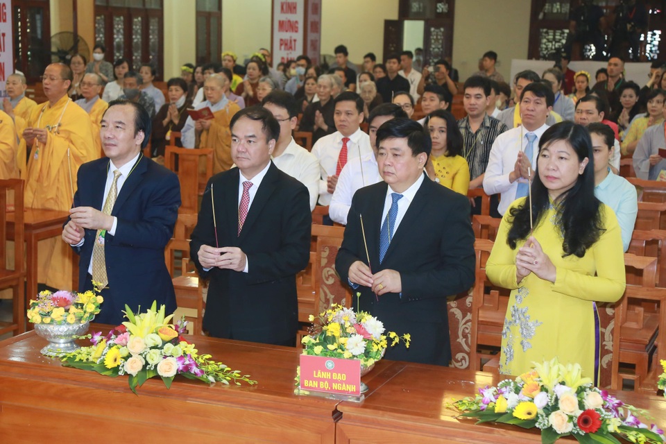 Lễ Phật đản đặc biệt ở chùa Quán Sứ - Hà Nội - 2 Lễ Phật đản đặc biệt ở chùa Quán Sứ - Hà Nội - 2