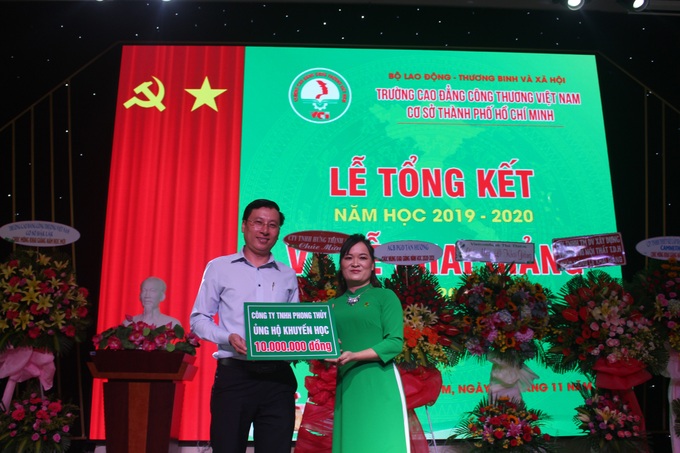 Trường CĐ Công thương Việt Nam cở sở TP.HCM: Tưng bừng tổ chức khai giảng năm học mới - Ảnh 10. Trường CĐ Công thương Việt Nam cở sở TP.HCM: Tưng bừng tổ chức khai giảng năm học mới - Ảnh 10.