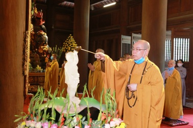 Lễ tắm Phật ở di sản thế giới Tràng An