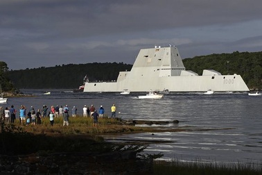 Tàu khu trục giá 4,4 tỷ USD của Mỹ bị hỏng giữa kênh đào Panama