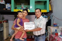 Hơn 77 triệu đồng đến gia đình cháu bé 2 tuổi bị tổn thương não