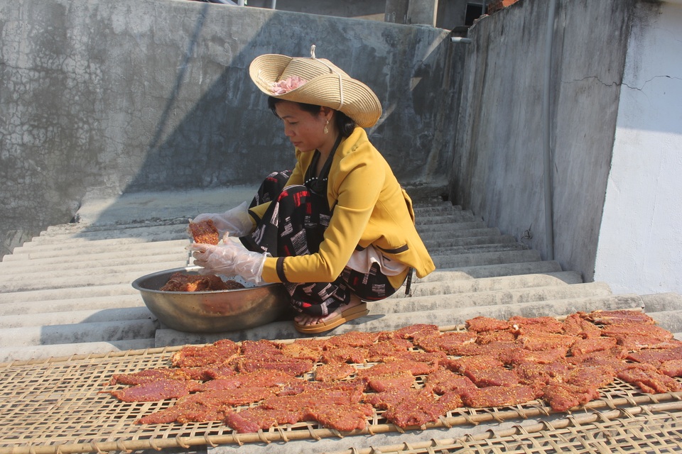 Gia Lai: Bà con ở vùng “chảo lửa” “đội nắng” làm ra món bò đặc sản - 1 Gia Lai: Bà con ở vùng “chảo lửa” “đội nắng” làm ra món bò đặc sản - 1