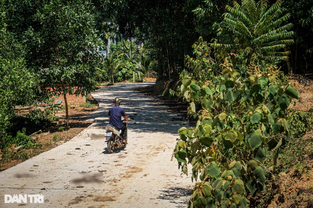 Hàng trăm hộ dân ở Đà Nẵng hiến gần 15.000m2 đất để mở đường - 4 Hàng trăm hộ dân ở Đà Nẵng hiến gần 15.000m2 đất để mở đường - 4