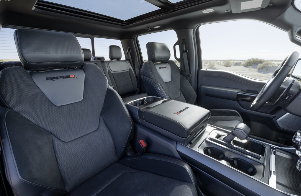 Siêu bán tải F-150 Raptor R ra mắt, sở hữu công suất 700 mã lực - 26 Siêu bán tải F-150 Raptor R ra mắt, sở hữu công suất 700 mã lực - 26