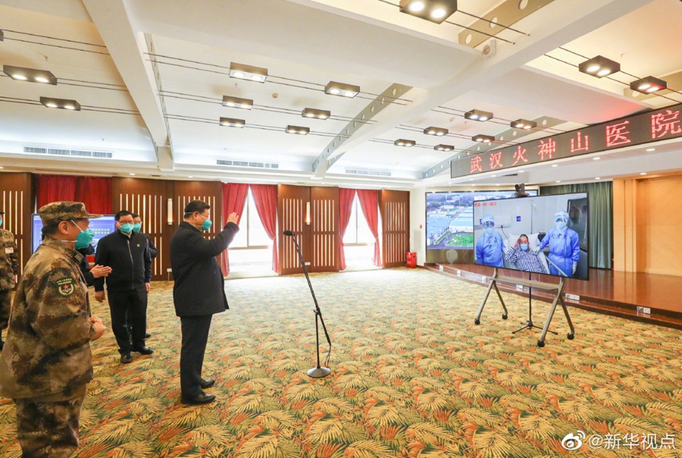 Ông Tập Cận Bình thăm bệnh viện dã chiến, khu dân cư ở Vũ Hán - 1 Ông Tập Cận Bình thăm bệnh viện dã chiến, khu dân cư ở Vũ Hán - 1