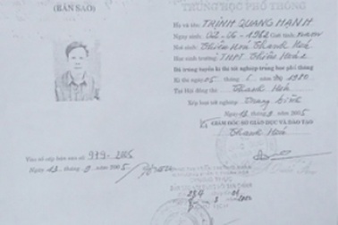 Trưởng công an thị trấn quan hệ bất chính lại "dính" nghi vấn dùng bằng giả