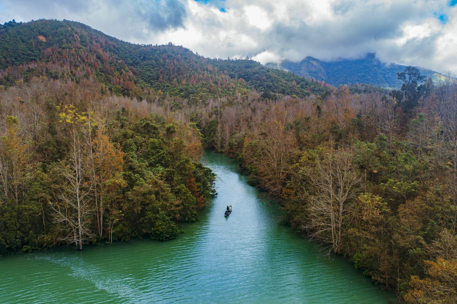 Có một nơi ở miền Trung đẹp như trời Âu mùa phong hương thay lá - 1 Có một nơi ở miền Trung đẹp như trời Âu mùa phong hương thay lá - 1