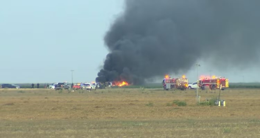 Tiêm kích tia chớp 102 triệu USD của Mỹ rơi, bốc cháy dữ dội - 1