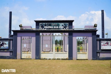 Trường đua chó 300 tỷ đồng đóng cửa im lìm suốt 7 năm