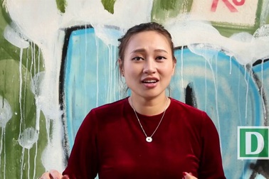 Cùng ca sĩ Khánh Linh chế biến mực sim chiên lá lốt.