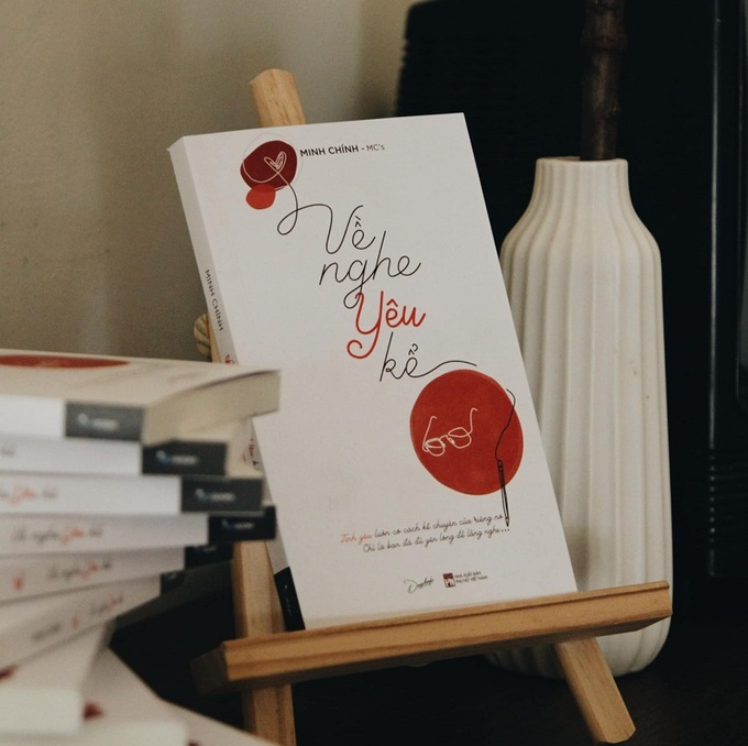 Cuốn sách “Về nghe yêu kể”.