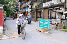 Khi chỉ thị phòng, chống dịch của Hà Nội được áp dụng... tùy nghi