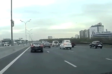 Xin đường hay cướp đường?