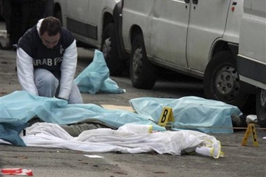 Nổ súng tại Italia, 2 tiểu thương thiệt mạng