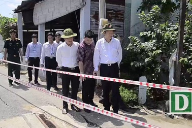 Phó Chủ tịch UBND TPHCM thị sát khu vực sát lở, yêu cầu di dân khẩn cấp